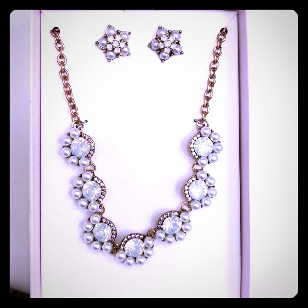 Womens costume jewelry